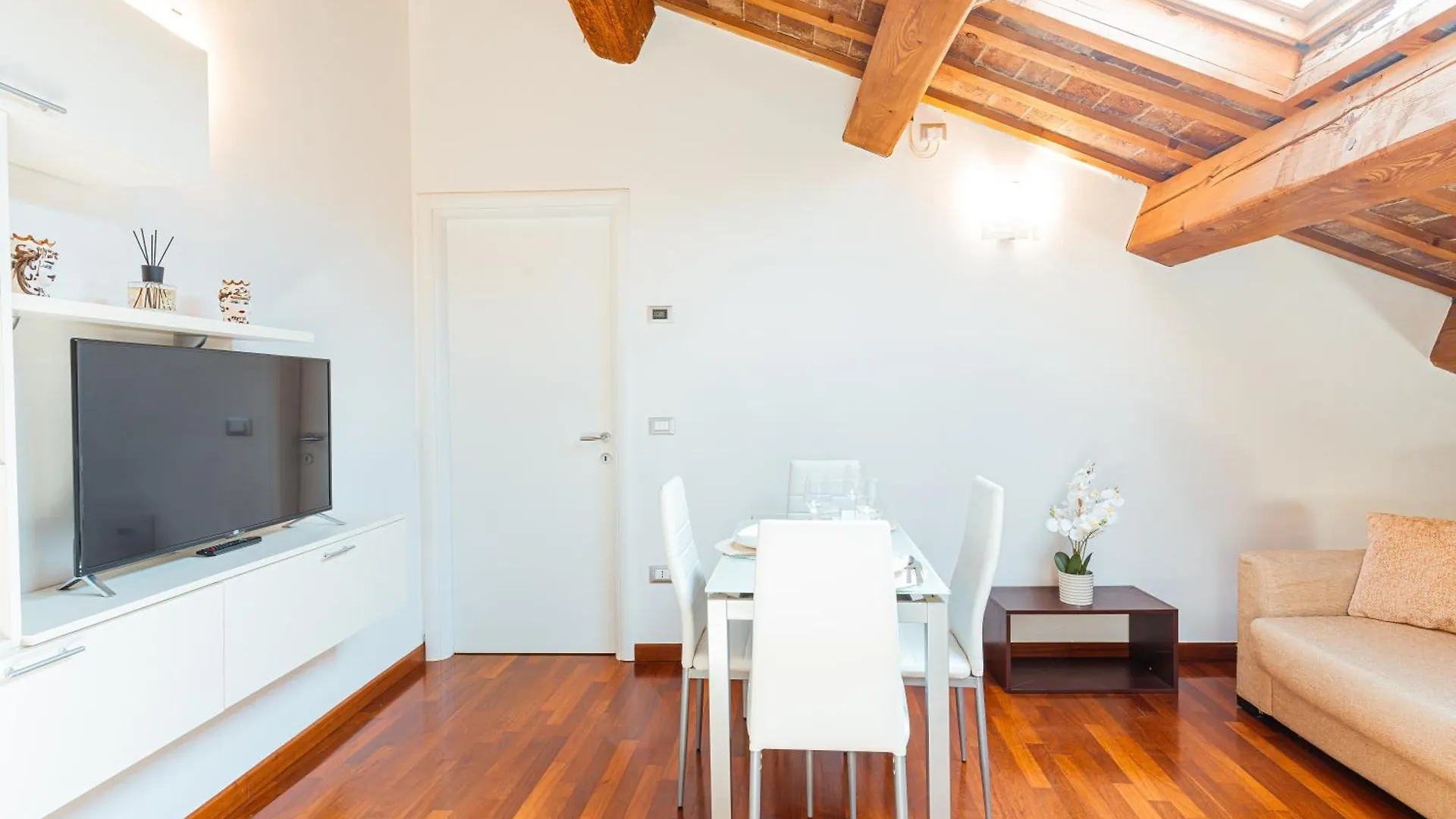 Mansarda Vespucci - Parcheggio Auto Apartment Ferrara