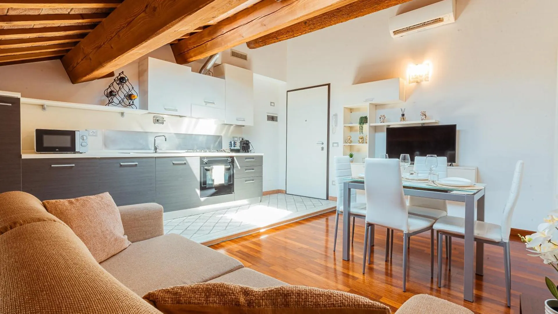 Mansarda Vespucci - Parcheggio Auto Apartment Ferrara