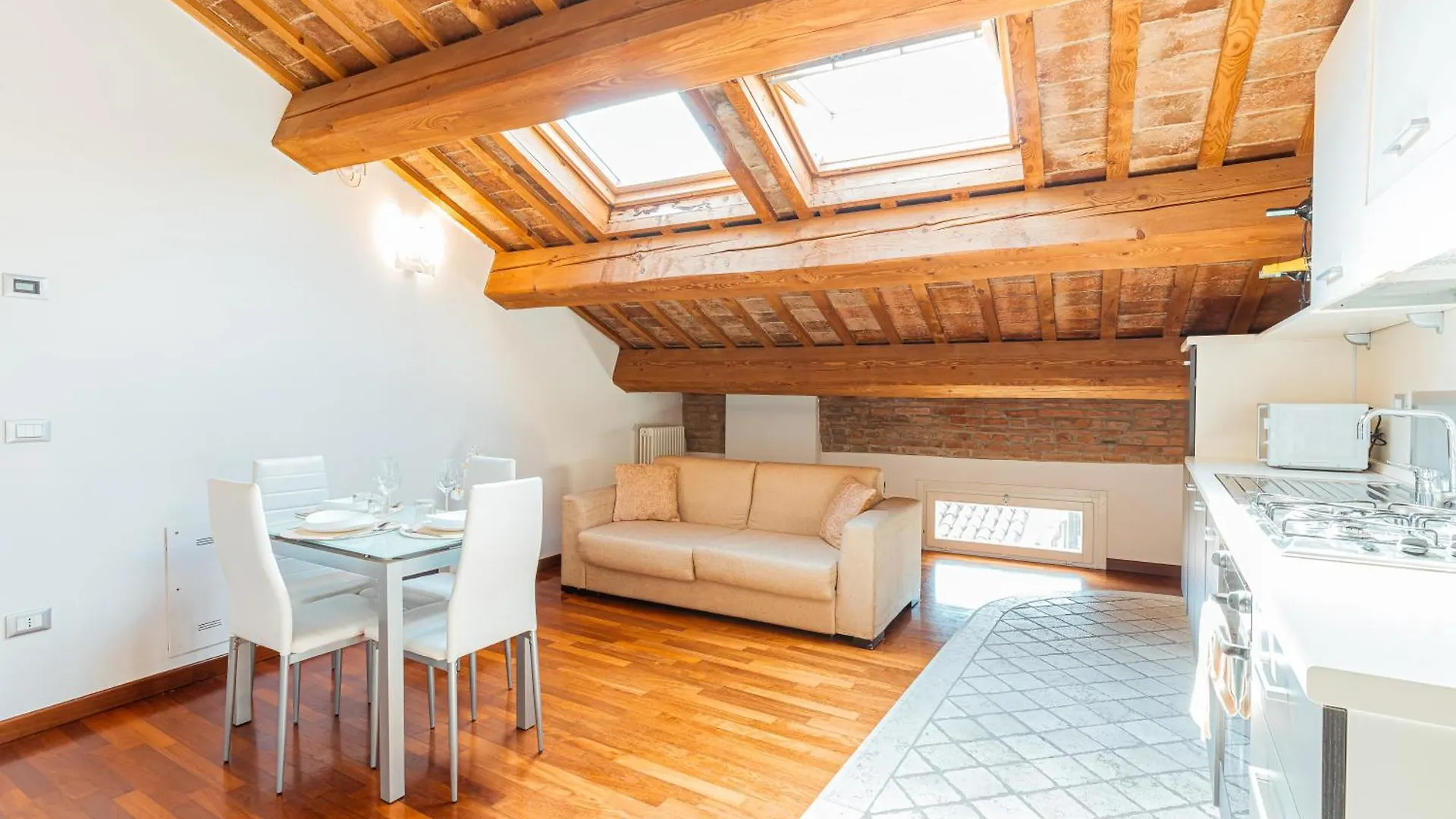 Mansarda Vespucci - Parcheggio Auto Apartment Ferrara 0*,  Italy