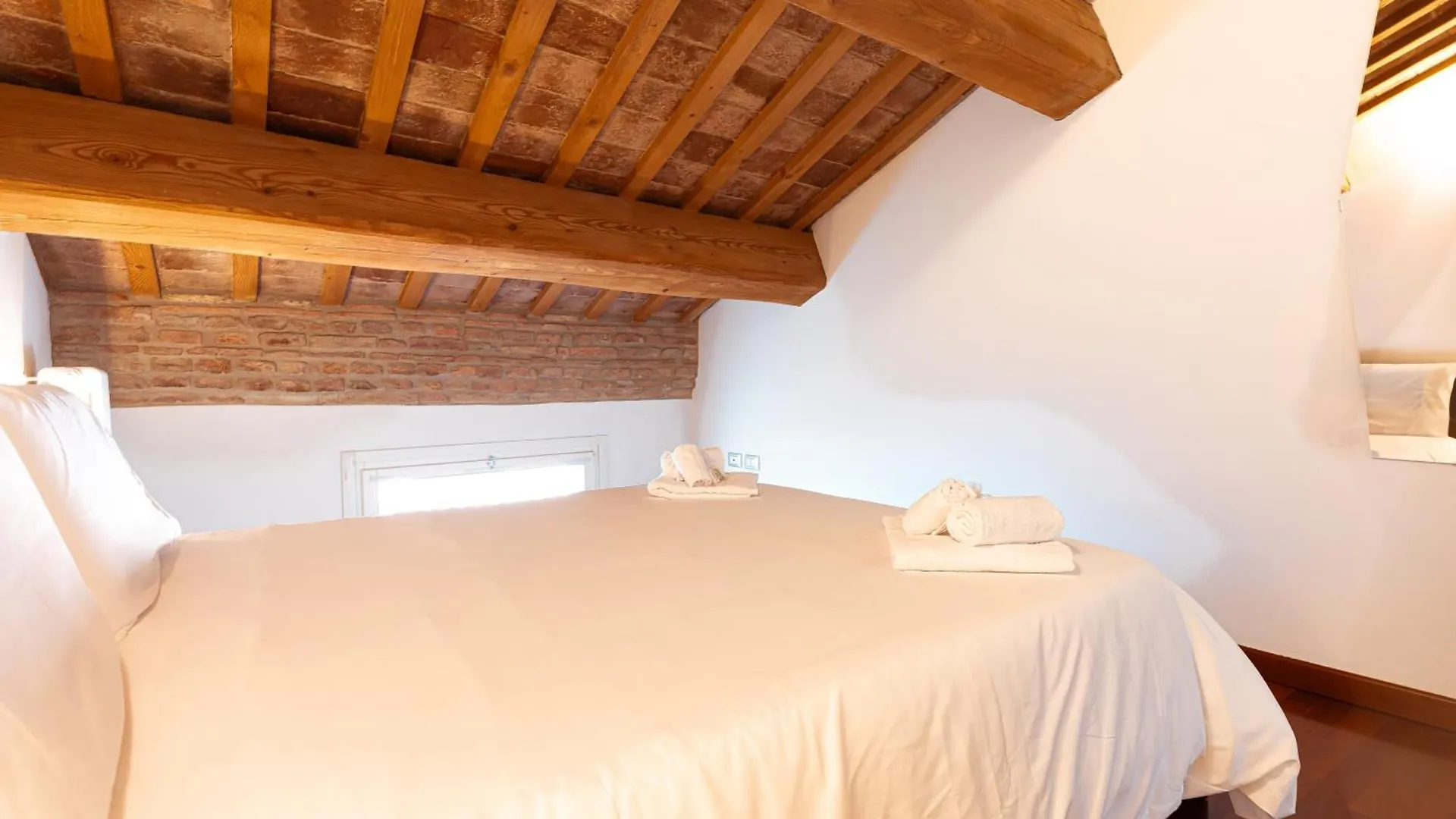 Mansarda Vespucci - Parcheggio Auto Apartment Ferrara