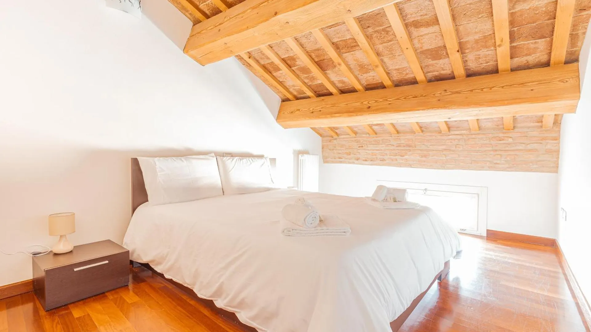 Mansarda Vespucci - Parcheggio Auto Apartment Ferrara Italy