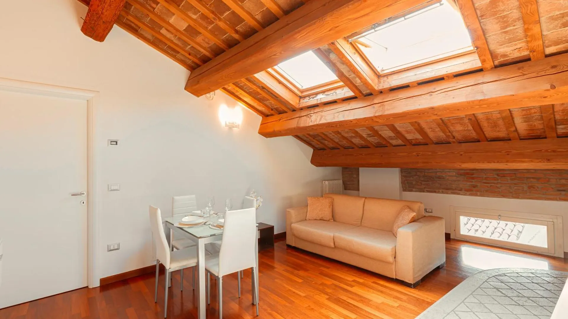 Mansarda Vespucci - Parcheggio Auto Appartement Ferrara
